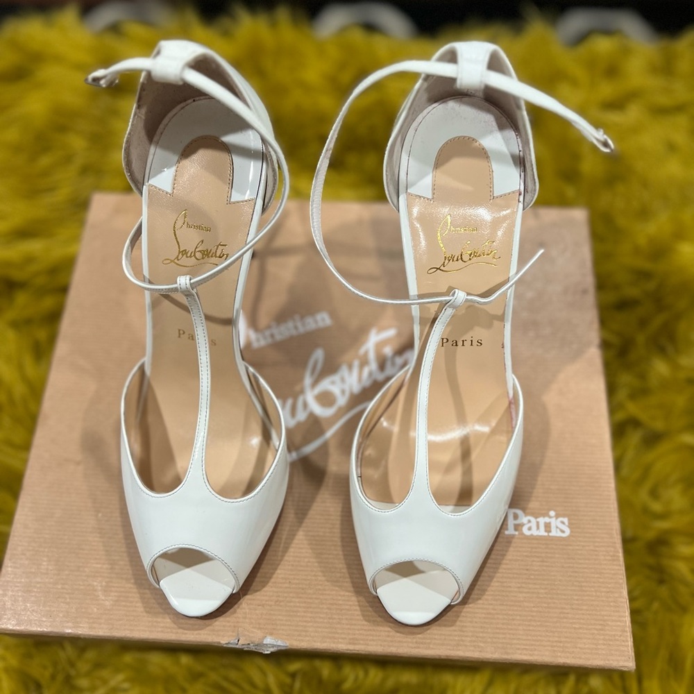 Christian Louboutin white patent leather senora T-strap sandals size 10